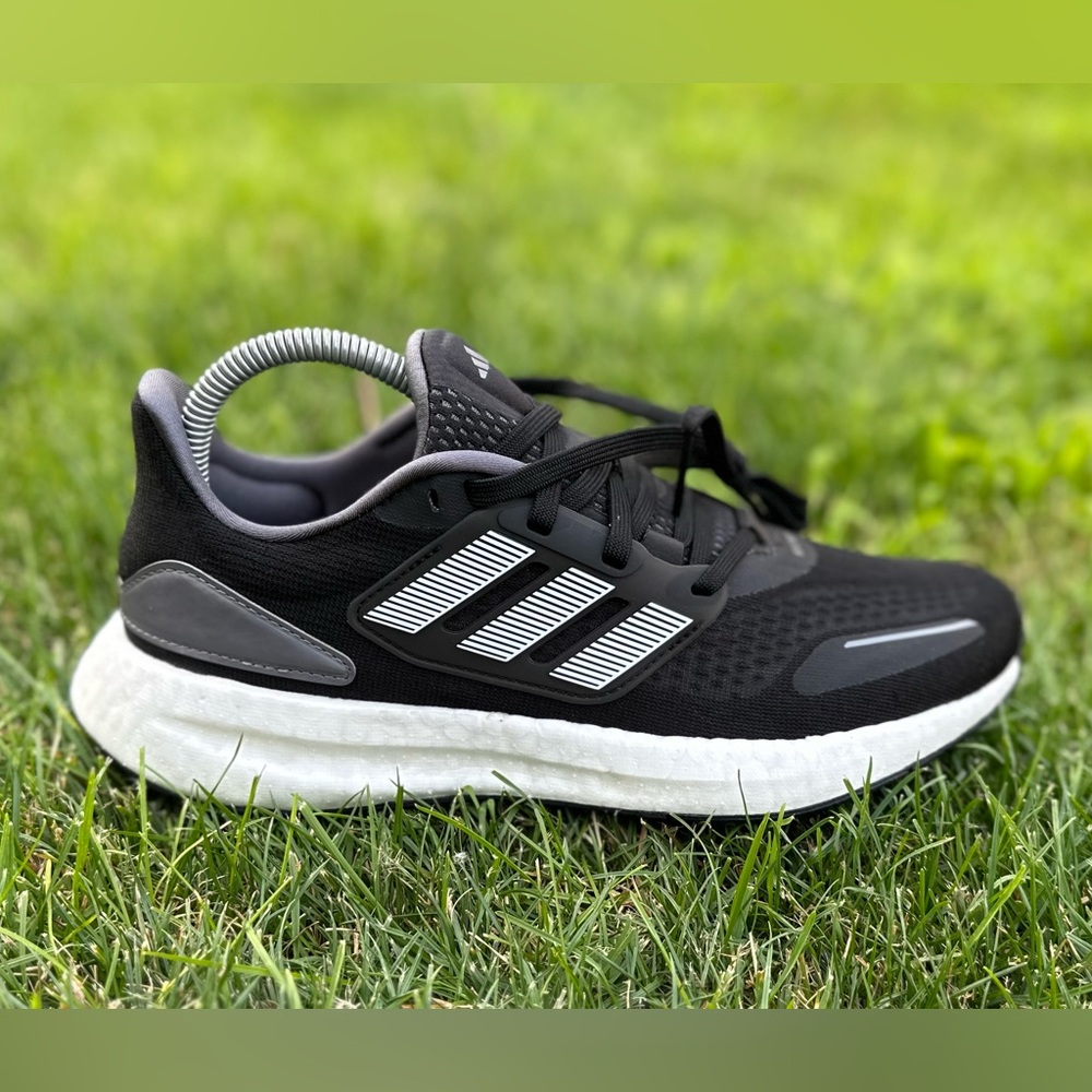 Adidas Running shoes Pureboost 22 HEAT.RDY Women Black Shoes brand new size 7,5